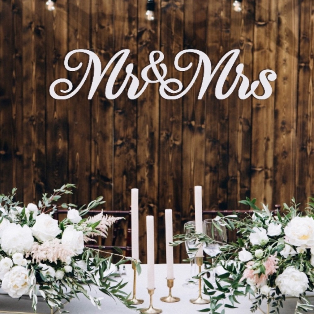 Mr & Mrs wooden sign